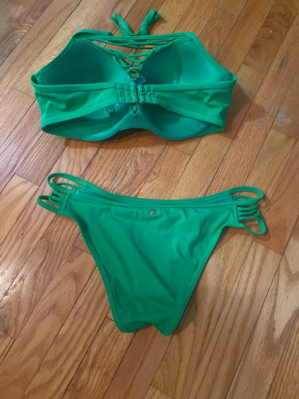 Victoria's Secret Emerald Green Strappy Bikini - Picture 2 of 3